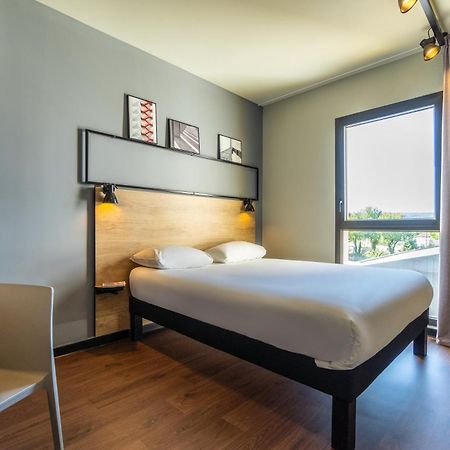 Hotel Ibis Marseille Marignane Technopole Habitación foto